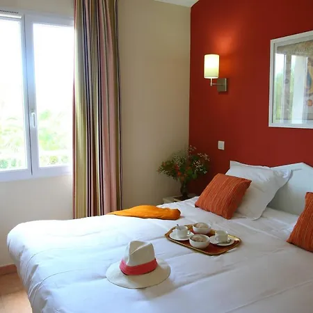 Resort Le Hameau De La Pinede 3p 5/6p 4s Hyères
