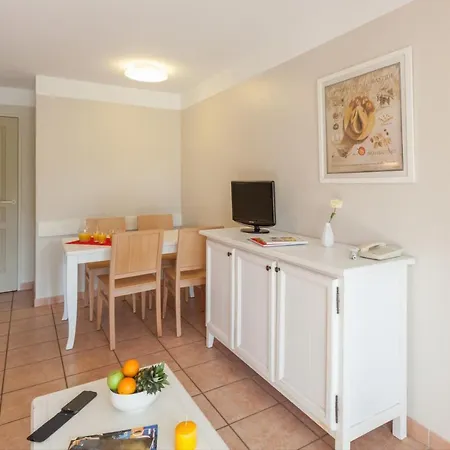 Resort Le Hameau De La Pinede 3p 5/6p 4s *