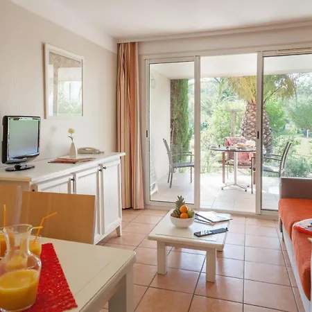 Le Hameau De La Pinede 3p 5/6p 4s Йер